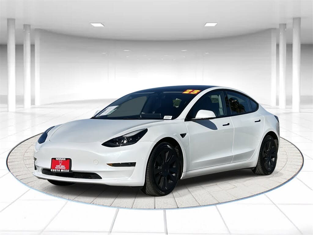 2023 Tesla Model 3 RWD