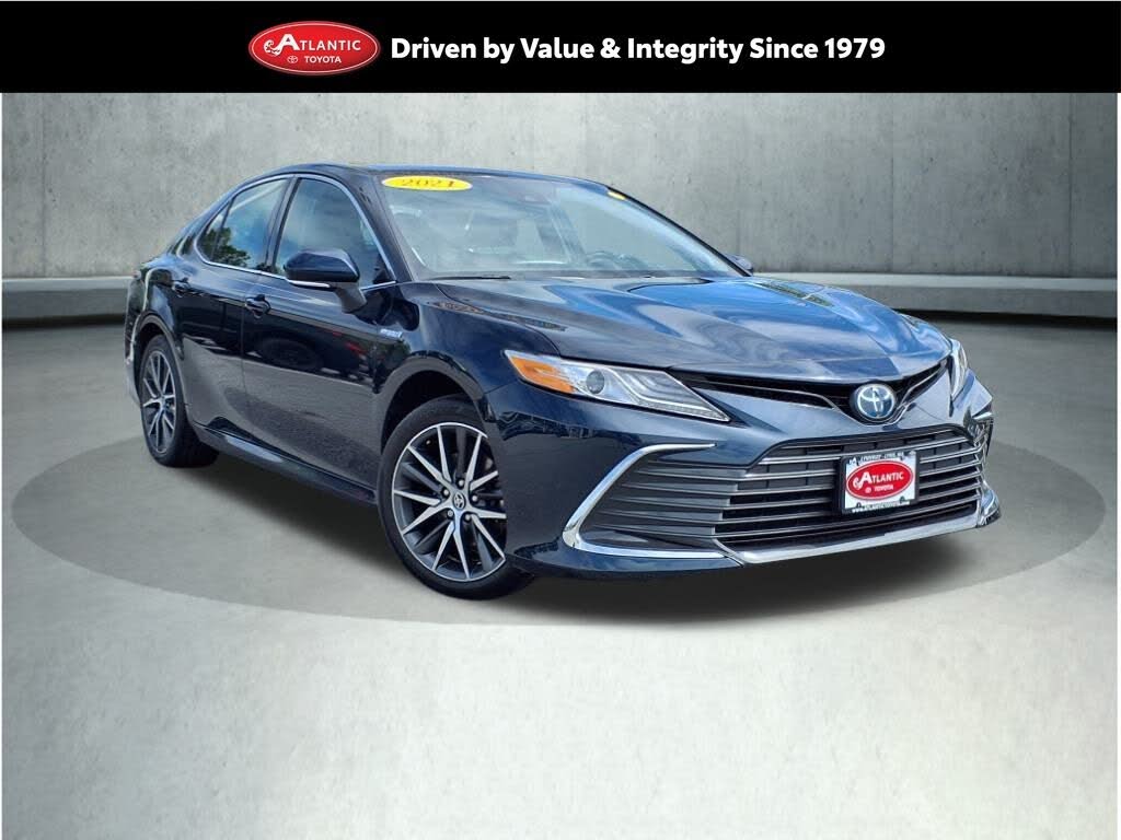 2021 Toyota Camry Hybrid XLE FWD