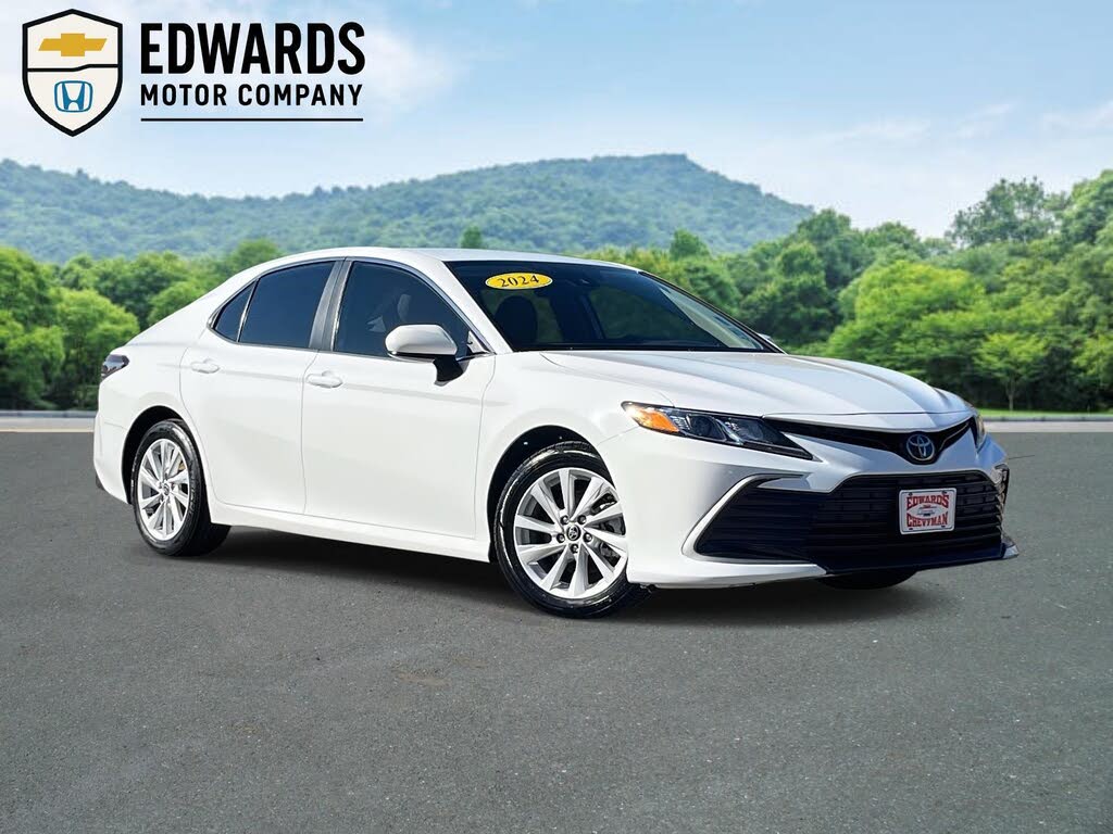 2024 Toyota Camry LE FWD