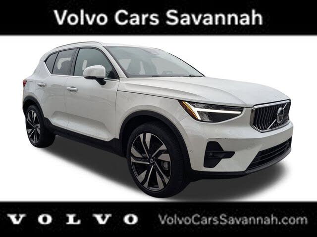 2025 Volvo XC40 B5 Plus Bright Theme AWD