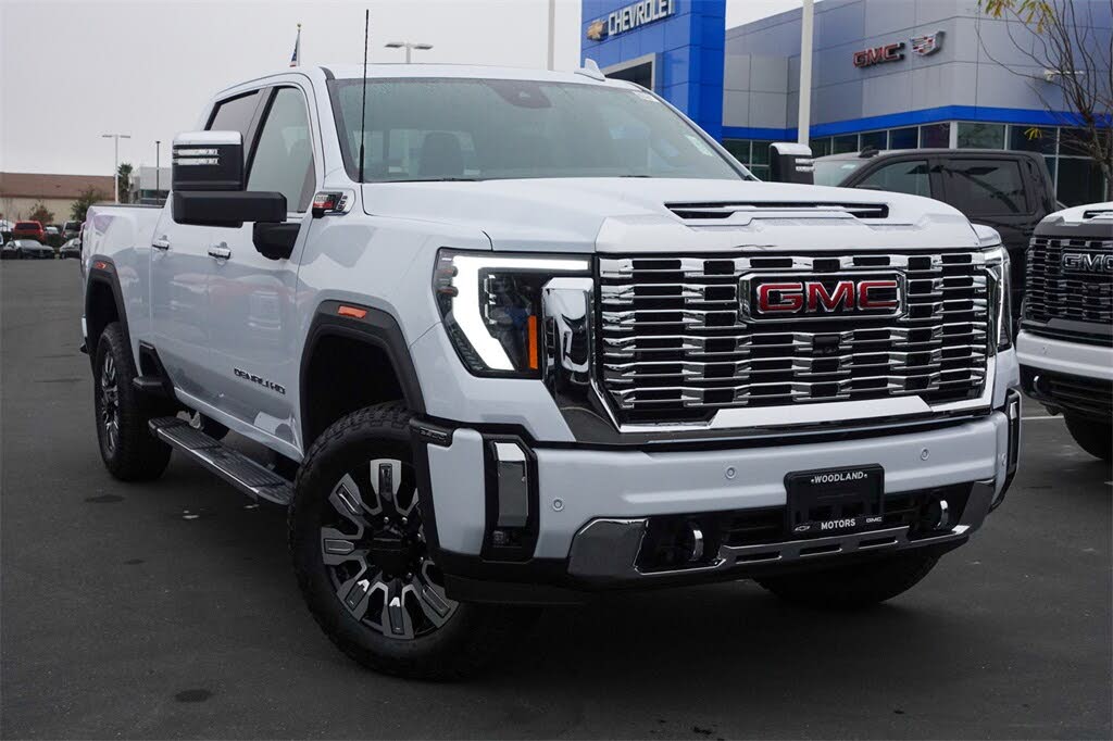 2026 GMC Sierra 2500HD Denali Crew Cab 4WD
