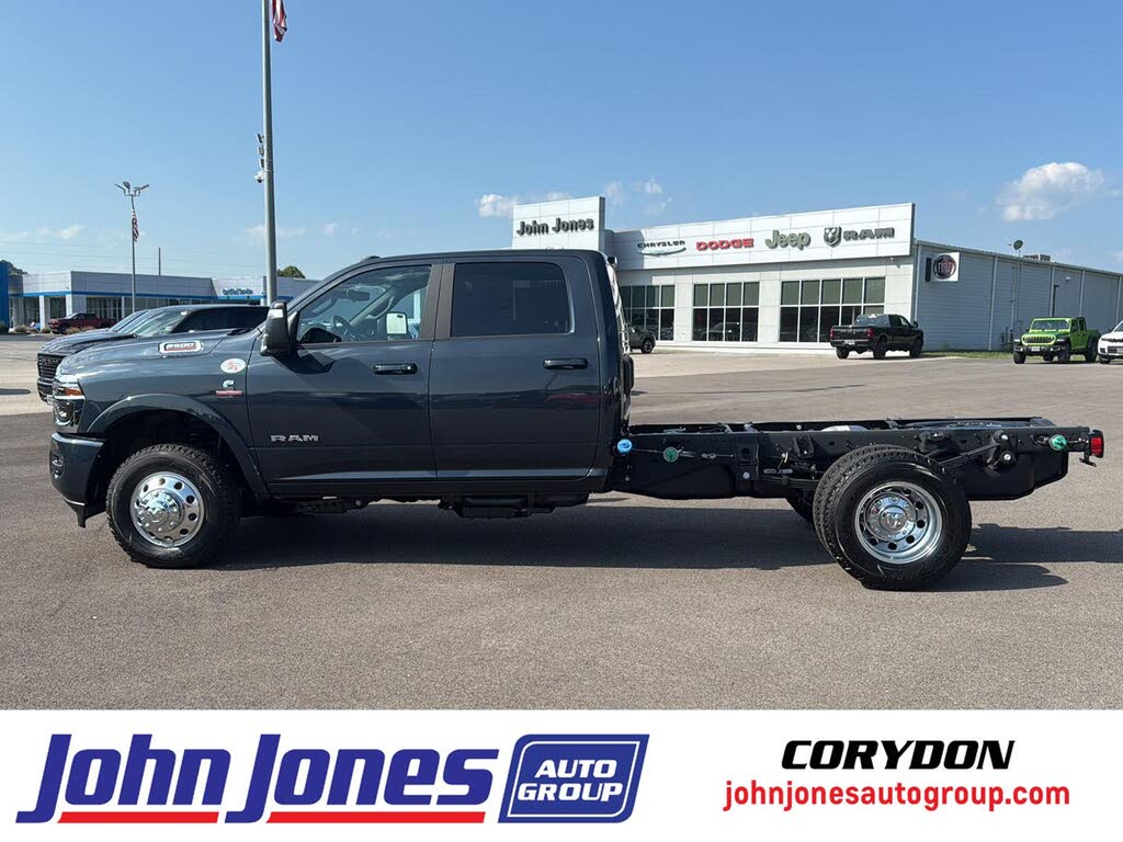2026 RAM 3500 Chassis Big Horn Crew Cab LB DRW 4WD