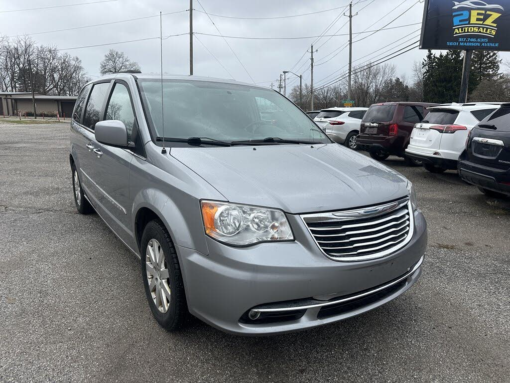 2015 Chrysler Town & Country Touring FWD