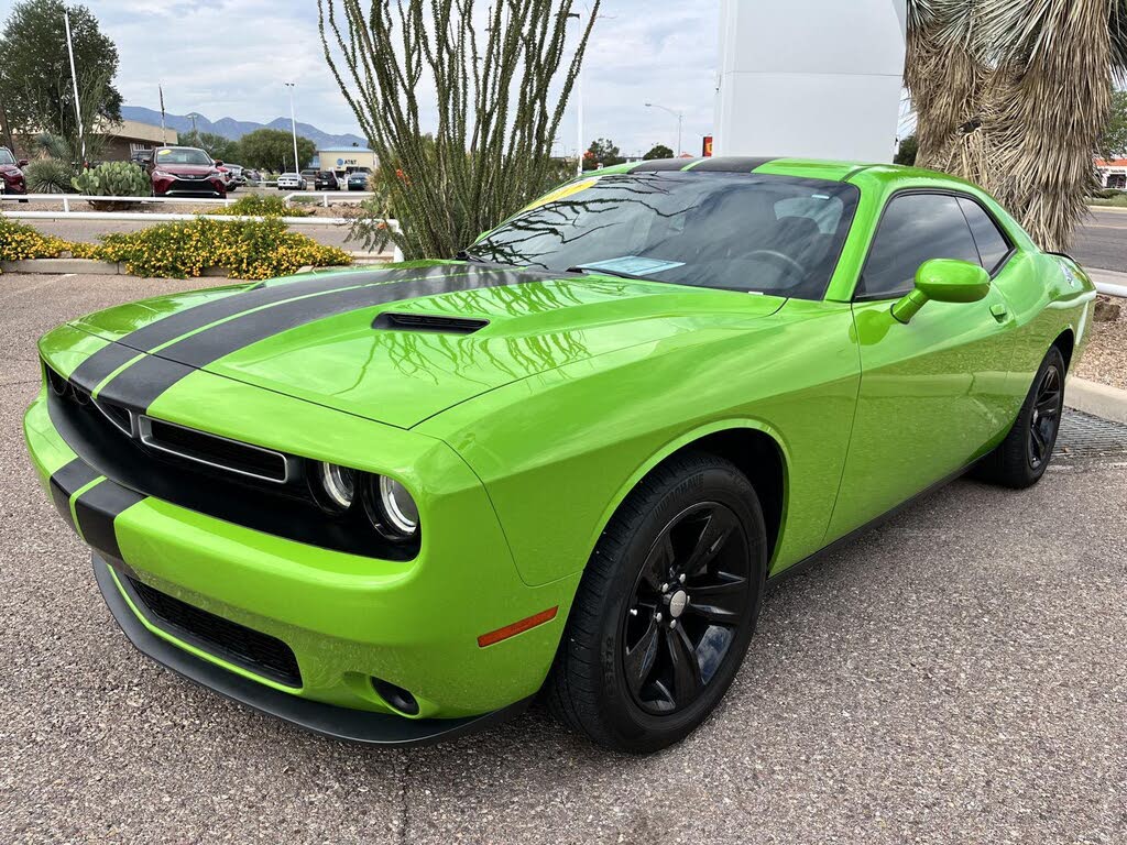 2017 Dodge Challenger SXT RWD