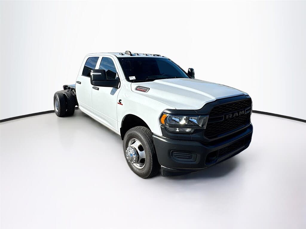 2023 RAM 3500 Chassis Tradesman Crew Cab LB DRW RWD