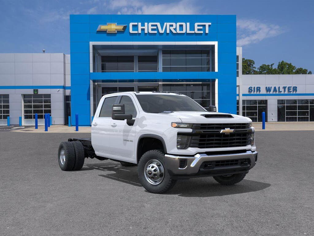 2025 Chevrolet Silverado 3500HD Chassis Work Truck Crew Cab 4WD