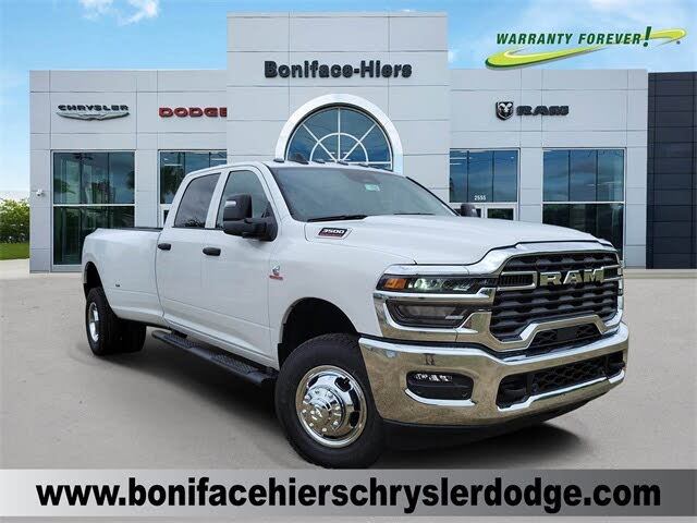 2026 RAM 3500 Tradesman Crew Cab LB DRW 4WD