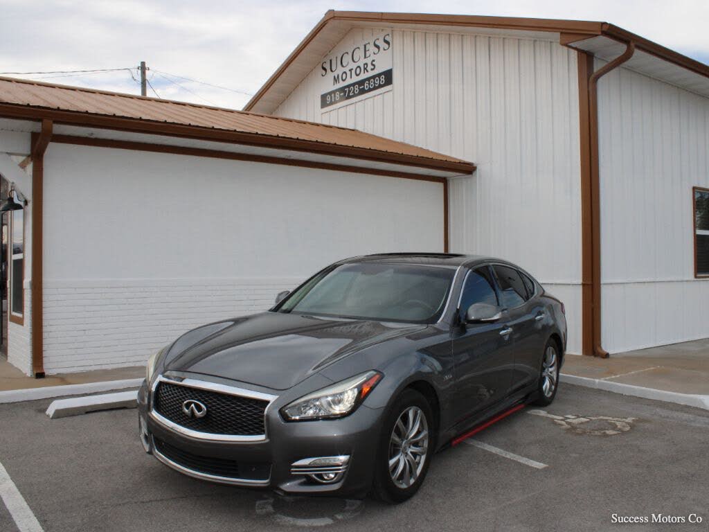 2015 INFINITI Q70 Hybrid RWD