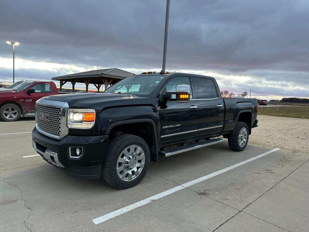 2016 GMC Sierra 2500HD Denali Crew Cab SB 4WD
