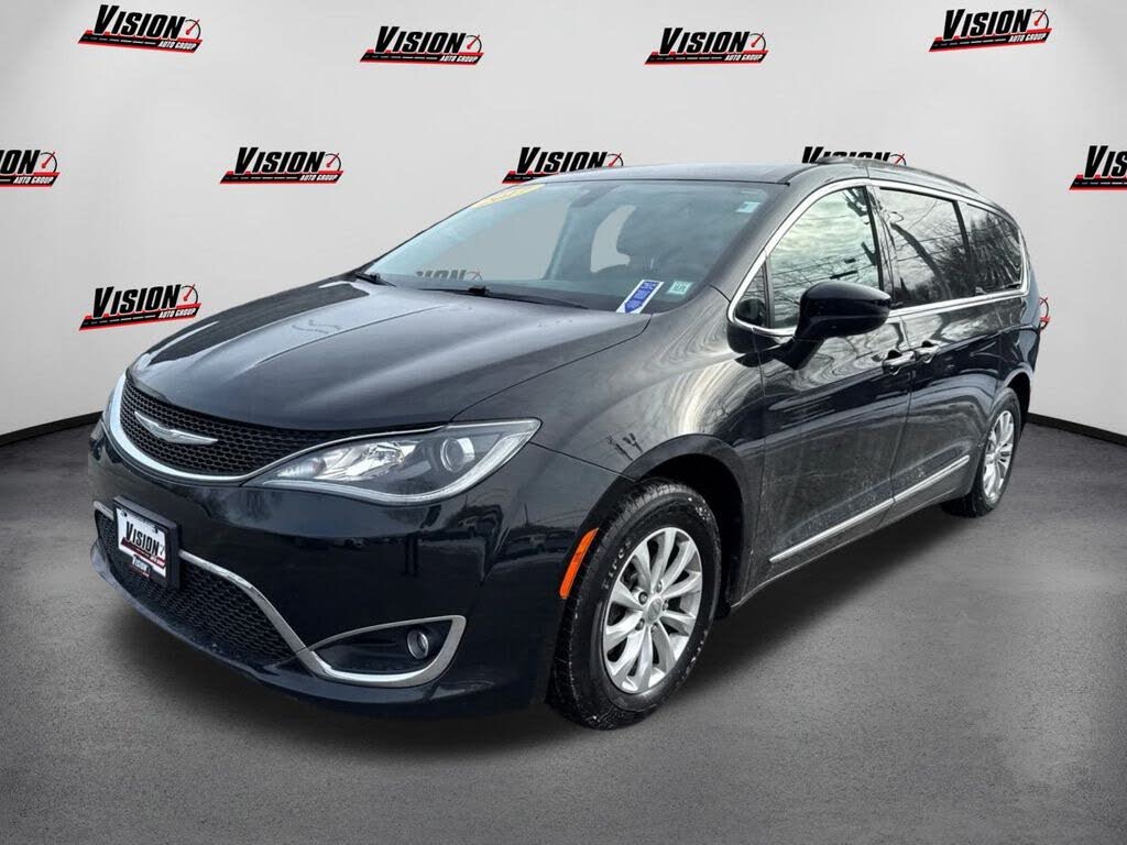 2017 Chrysler Pacifica Touring L FWD