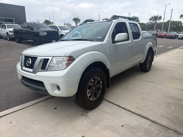 2017 Nissan Frontier PRO-4X Crew Cab 4WD