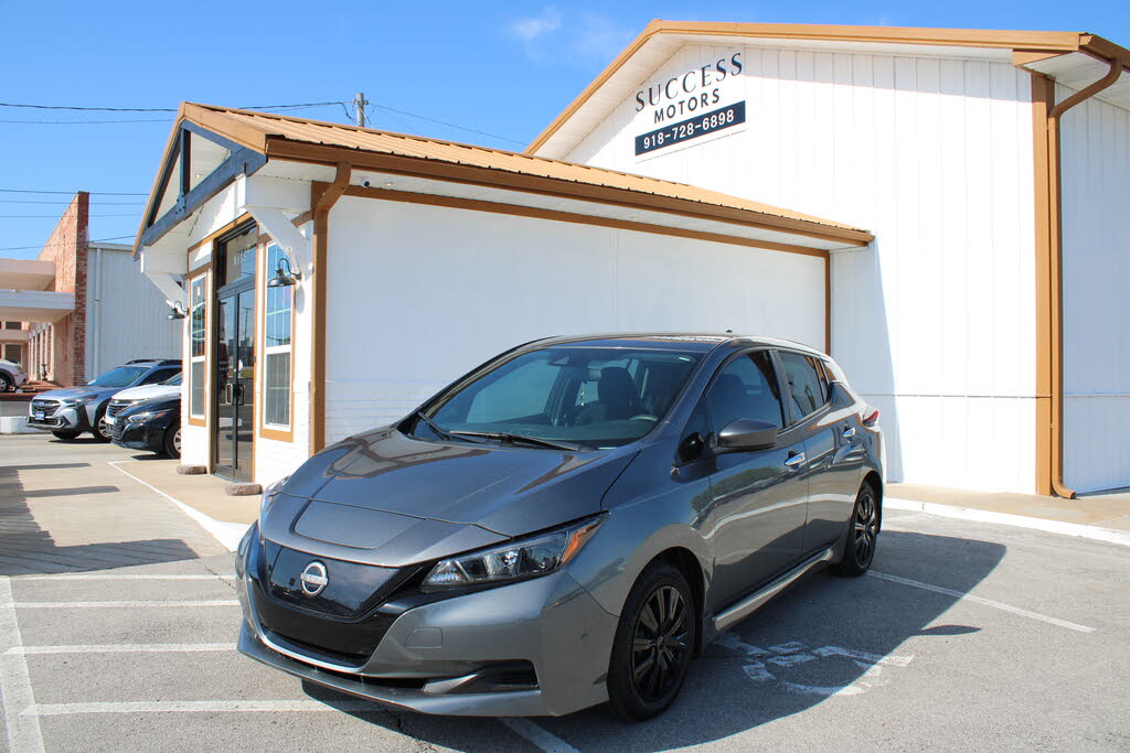 2023 Nissan LEAF S FWD