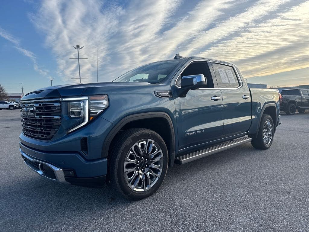 2025 GMC Sierra 1500 Denali Ultimate Crew Cab 4WD