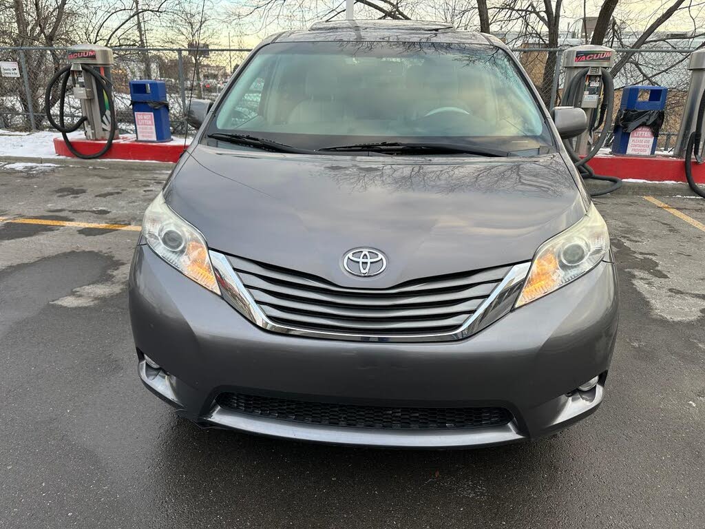 2011 Toyota Sienna XLE Mobility 7-Passenger