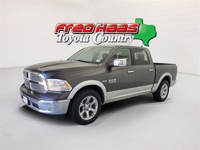2016 RAM 1500 Laramie Crew Cab RWD