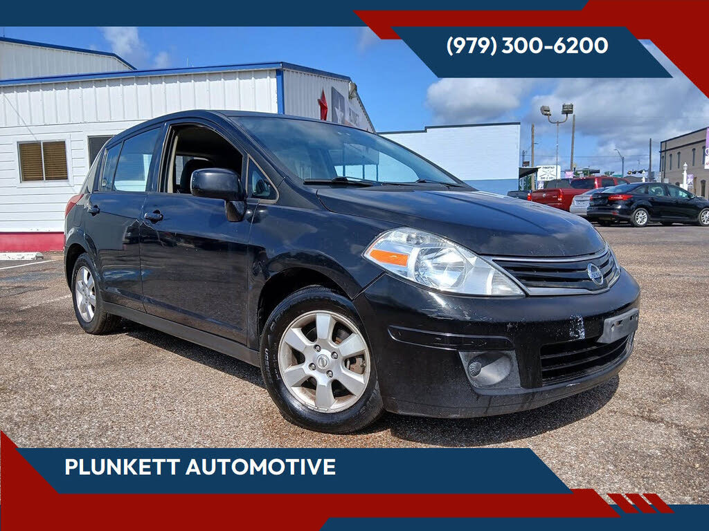 2012 Nissan Versa 1.8 SL Hatchback