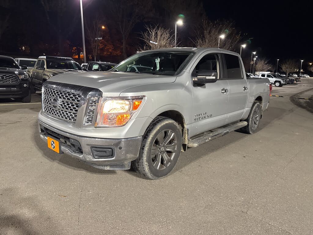 2018 Nissan Titan SV Crew Cab 4WD
