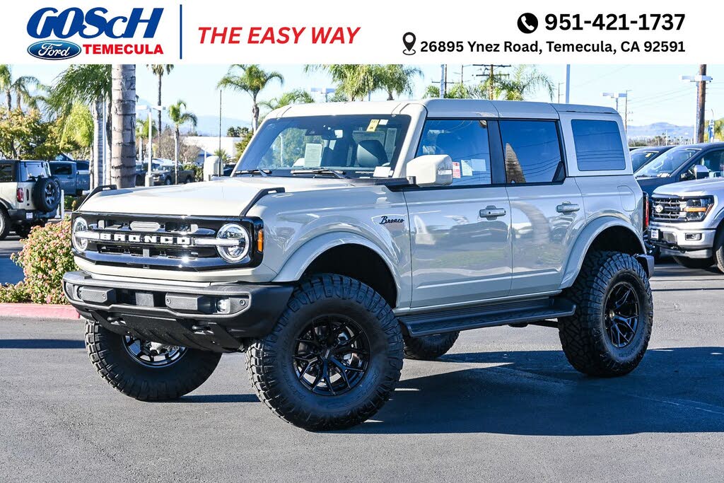 2025 Ford Bronco Outer Banks 4-Door 4WD