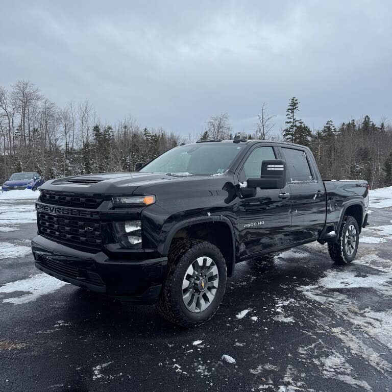 2022 Chevrolet Silverado 2500HD Custom Crew Cab 4WD