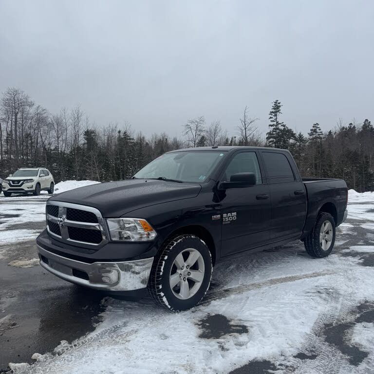 2023 RAM 1500 Classic SLT Crew Cab 4WD