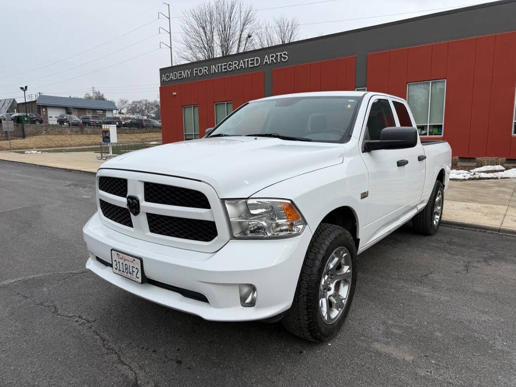 2016 RAM 1500 Express Quad Cab 4WD