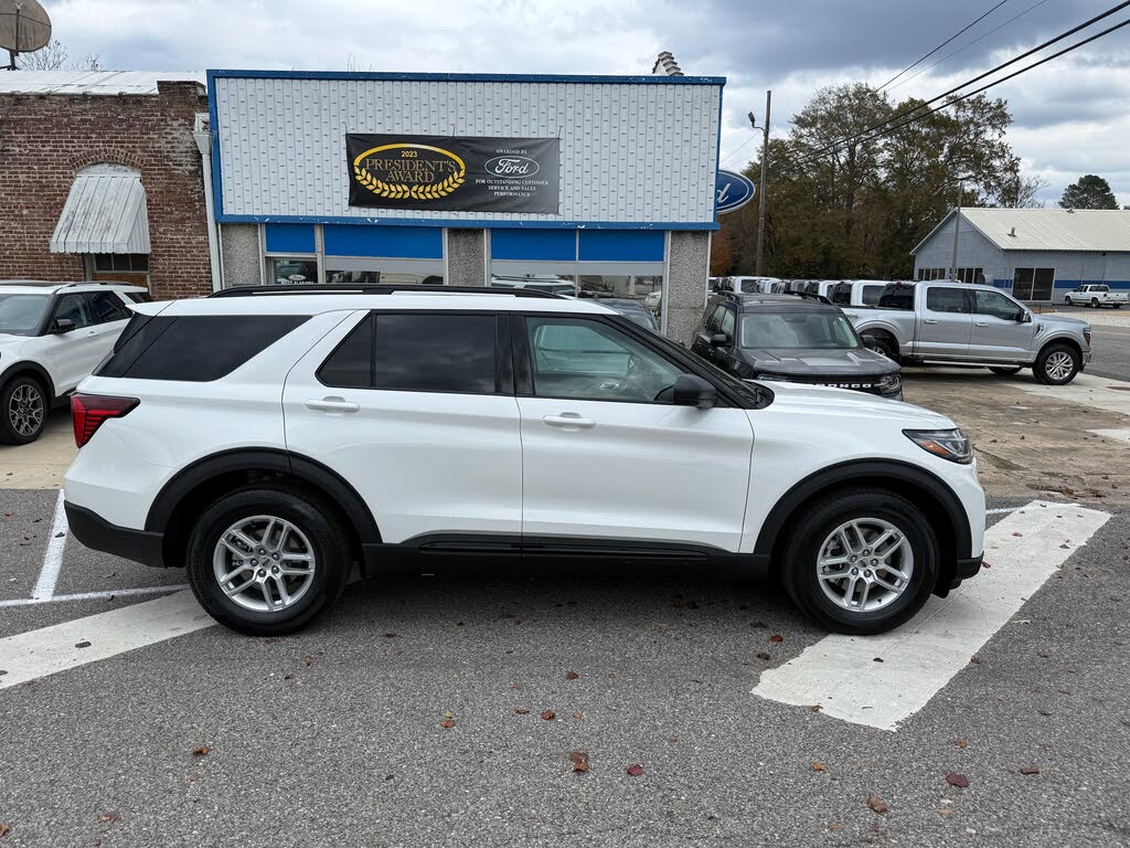 2026 Ford Explorer Active RWD