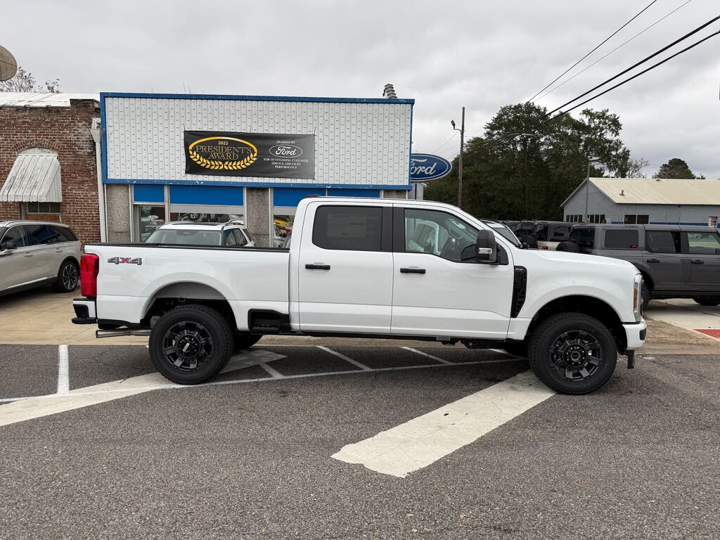2026 Ford F-250 Super Duty XL Crew Cab 4WD