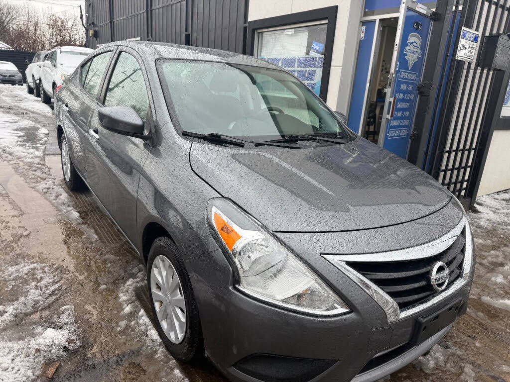 2019 Nissan Versa SV FWD