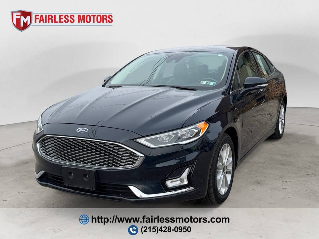 2020 Ford Fusion Energi Titanium FWD