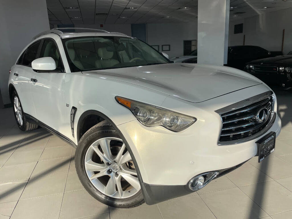 2015 INFINITI QX70 RWD