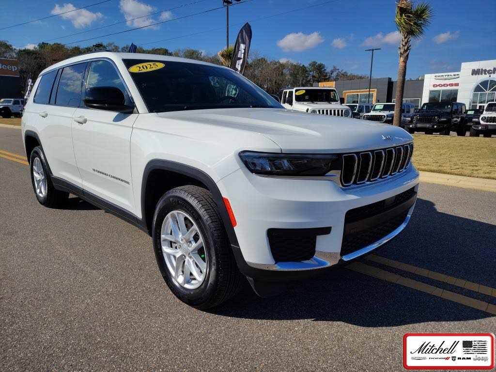 2025 Jeep Grand Cherokee L Laredo RWD