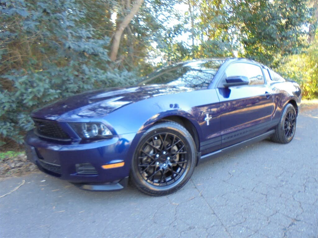2011 Ford Mustang V6 Premium Coupe RWD