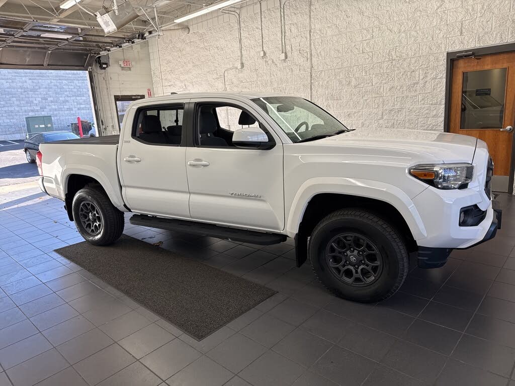 2017 Toyota Tacoma SR5 V6 Double Cab 4WD