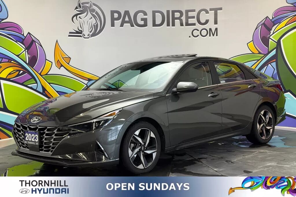 Hyundai Elantra Luxury FWD 2023