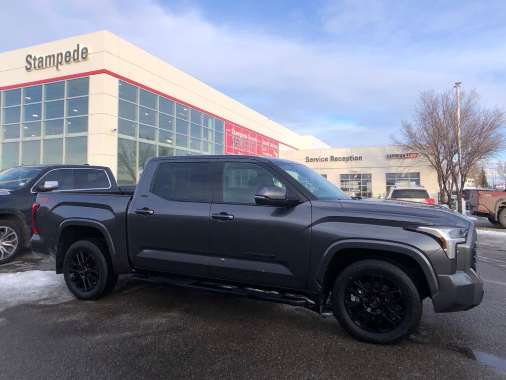 2022 Toyota Tundra SR5 CrewMax Cab 4WD