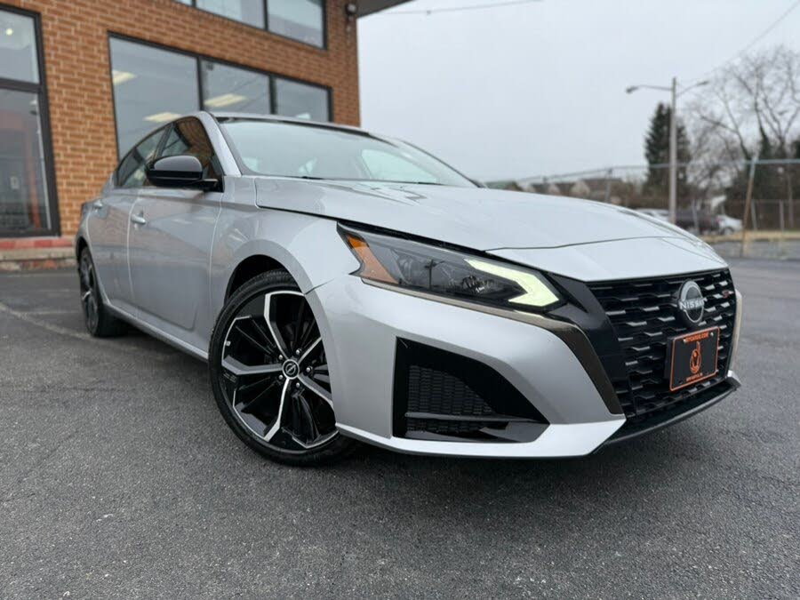 2023 Nissan Altima 2.5 SR FWD