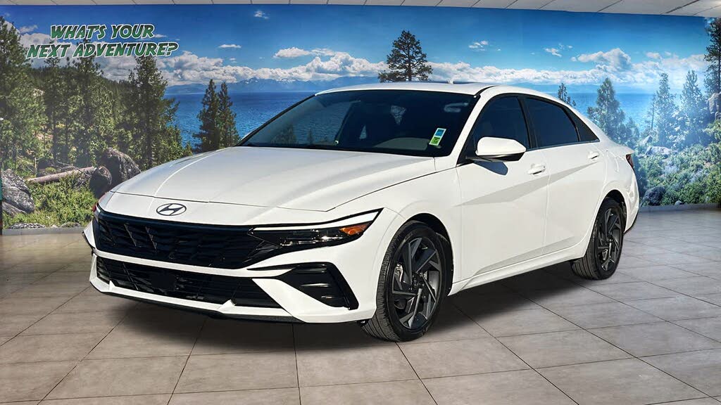 2024 Hyundai Elantra SEL FWD
