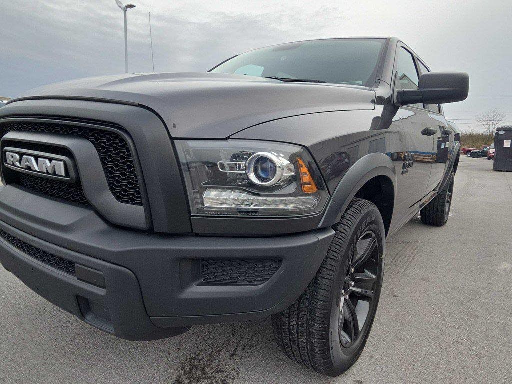 2024 RAM 1500 Classic SLT Crew Cab 4WD