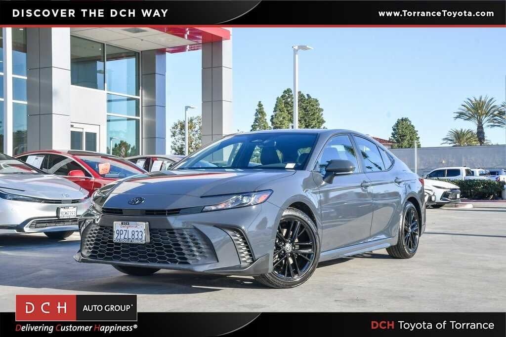 2025 Toyota Camry SE FWD