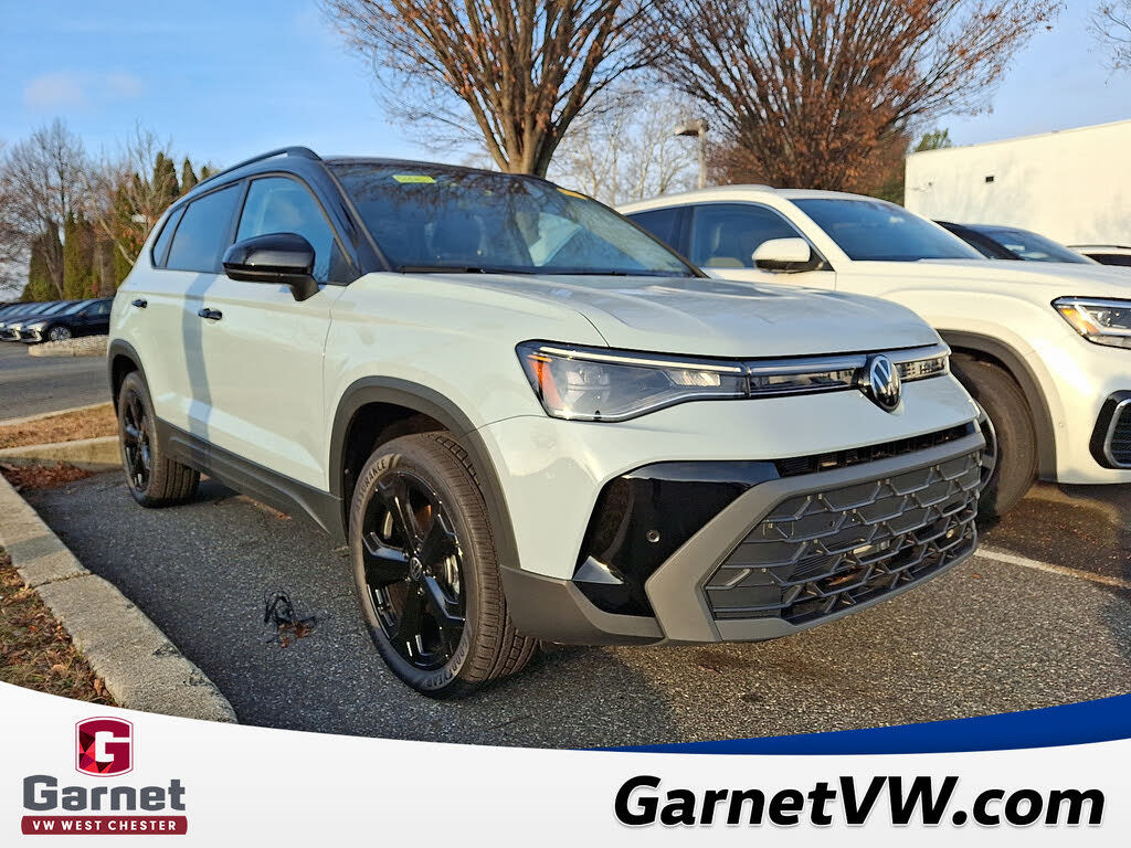 2025 Volkswagen Taos SE Black 4Motion