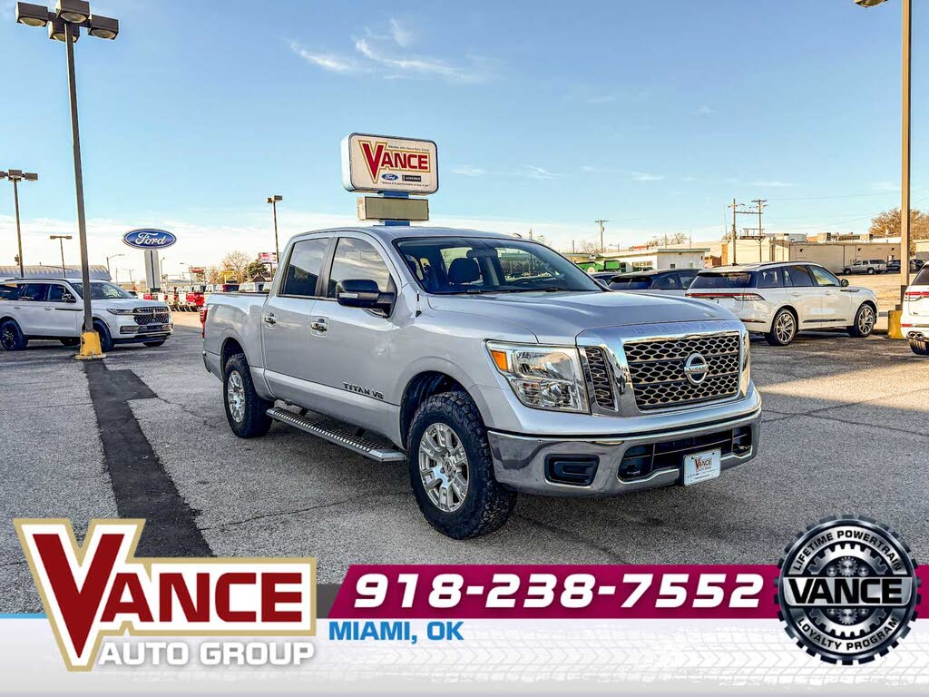 2018 Nissan Titan SV Crew Cab 4WD