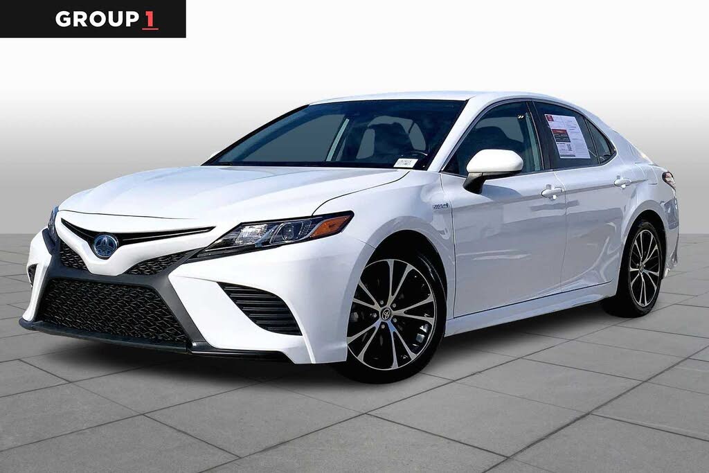2020 Toyota Camry Hybrid SE FWD