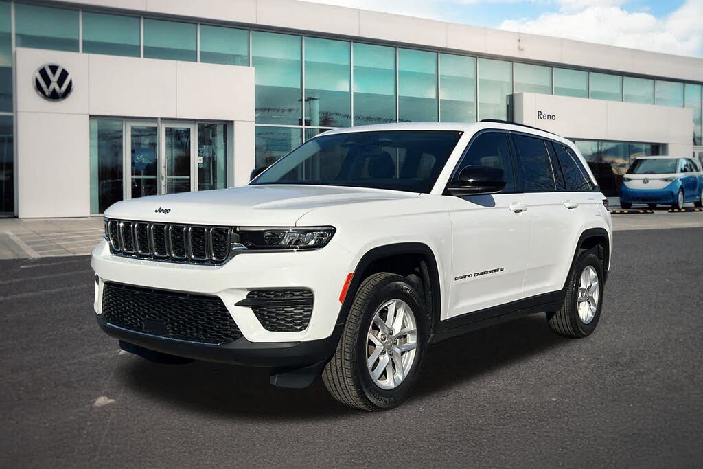 2023 Jeep Grand Cherokee Laredo 4WD