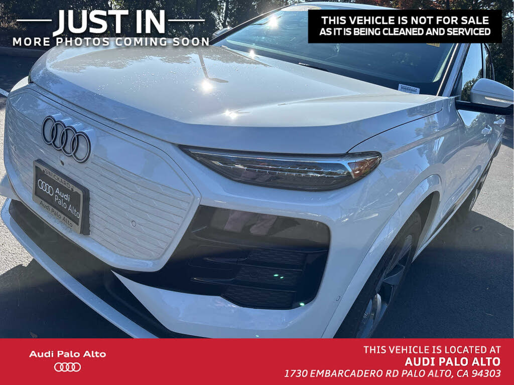 2025 Audi Q6 e-tron quattro Premium Plus