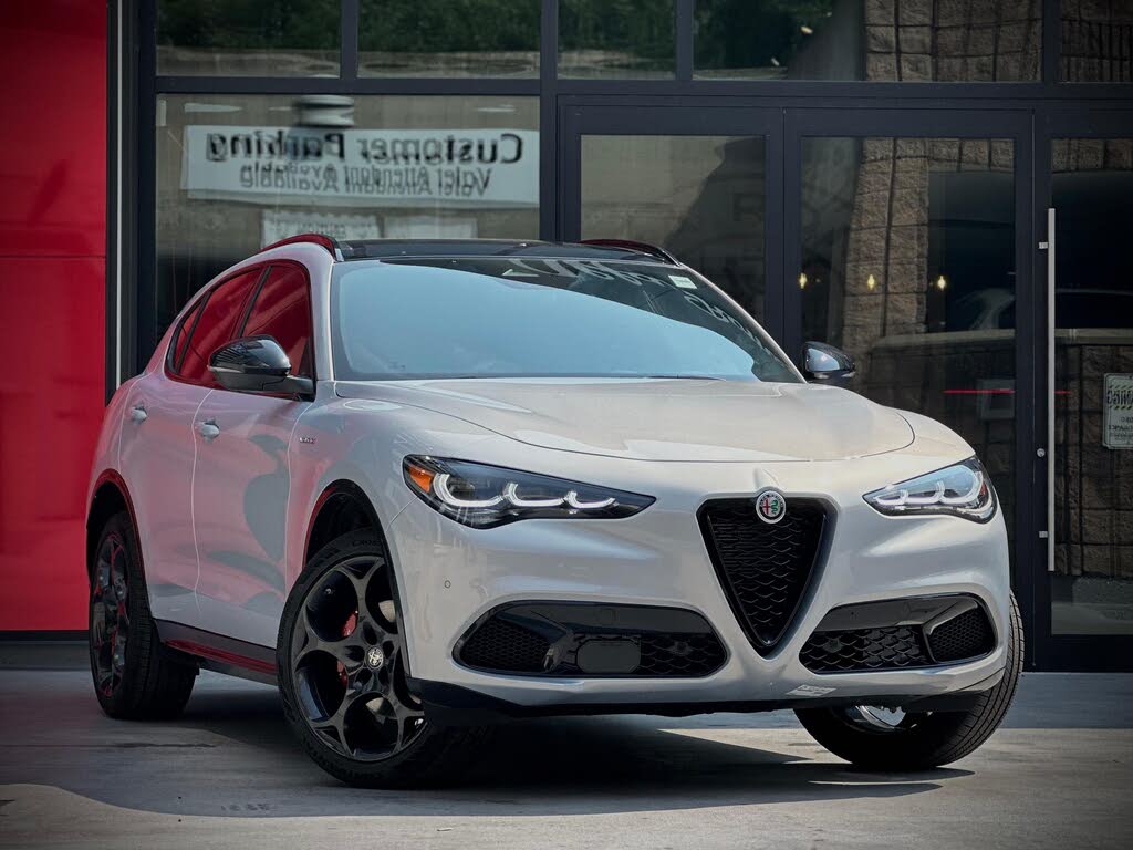 2025 Alfa Romeo Stelvio