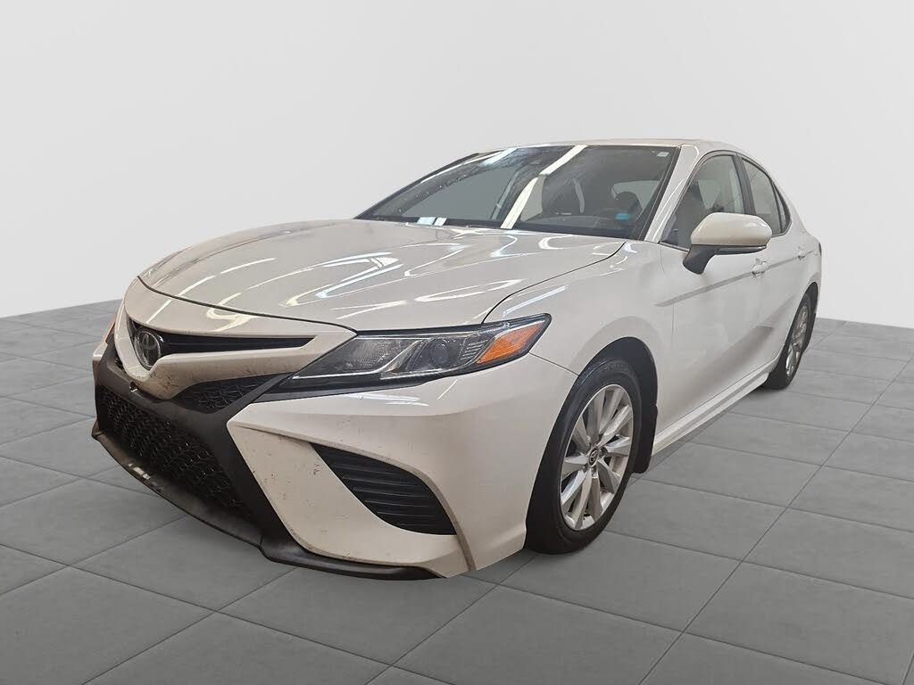 2020 Toyota Camry SE FWD