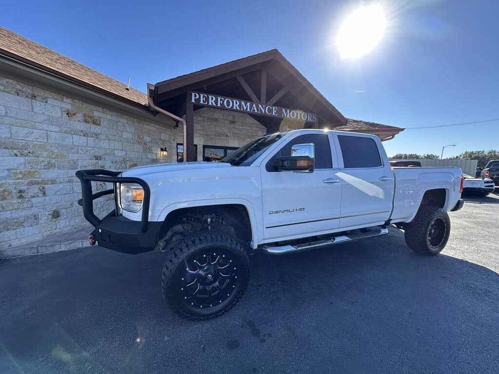 2016 GMC Sierra 2500HD Denali Crew Cab SB 4WD