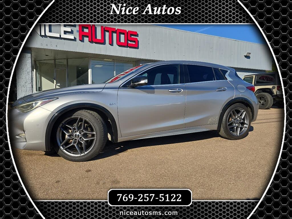 2017 INFINITI QX30 FWD