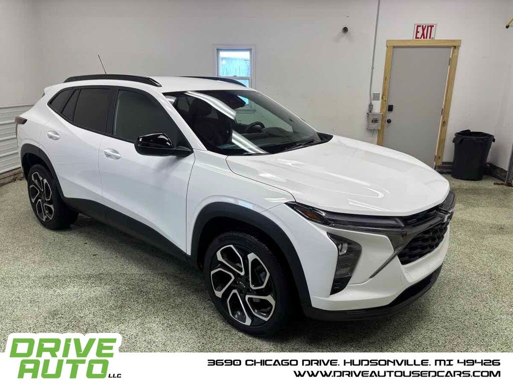 2025 Chevrolet Trax RS with 2RS FWD