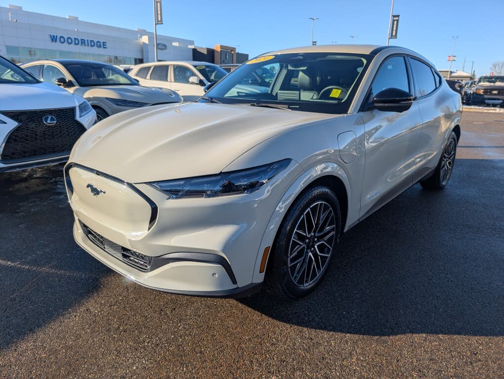 Ford Mustang Mach-E Premium AWD 2025